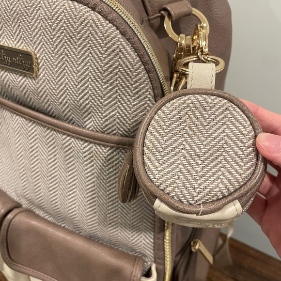 Itzy Ritzy Taupe and White Chevron Bag - Picture 2 of 7